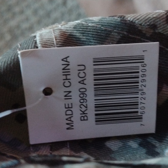 Camouflaged Military Ballcap - Picture 4 of 4